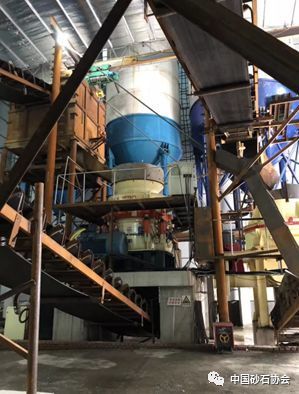 德都高速9、10標項目部骨料加工車間正式投產(chǎn)，每小時產(chǎn)量達400立方米